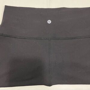 Lululemon Wunder Under 23” Crop size 8.